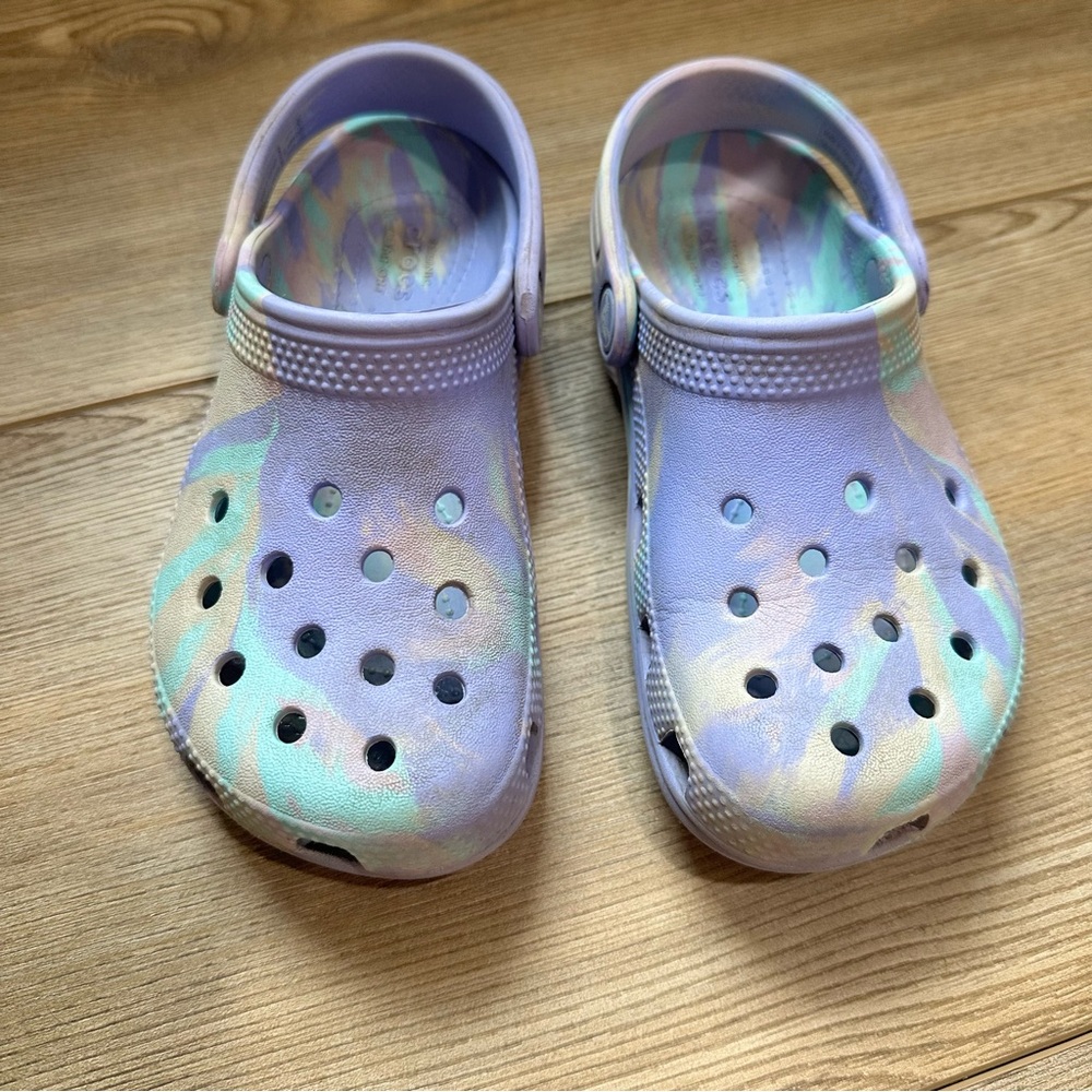Kids Purple Marbled Crocs C13